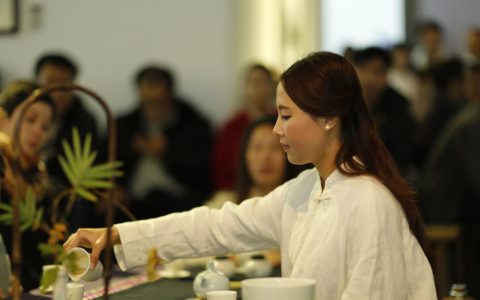 茶语 | 一杯普洱润心田