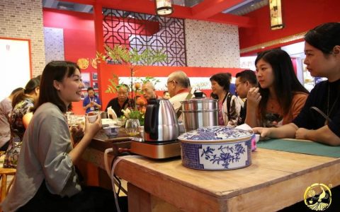 高朋满座，羊城“叹茶”丨广州茶博会首日福今茶业人气“爆棚”！