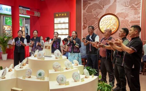 福今在班章：向下扎根，向上生长