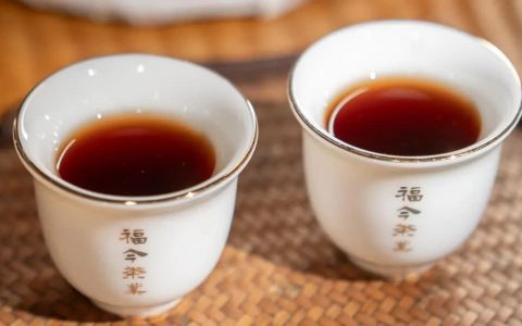 秋冬喝熟茶有这些好处？！倒满